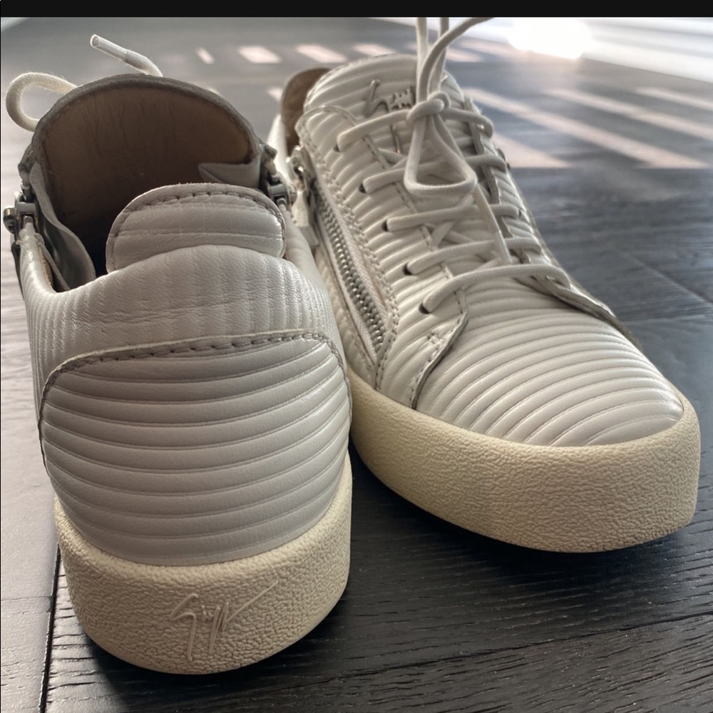 giuseppe zanotti white sneakers size 7.5 EU 40